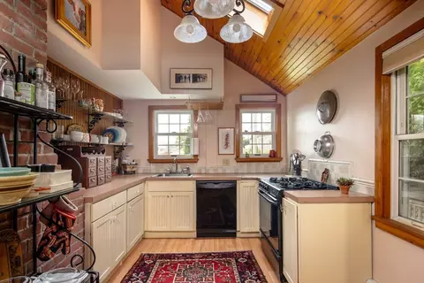 15 Baxter Ave, Fairhaven, MA 02719 photo 14