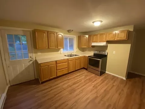 28-30 Aster, Springfield, MA 01109 photo 2