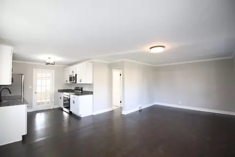 100 Derryfield Ave, Springfield, MA 01118 photo 5