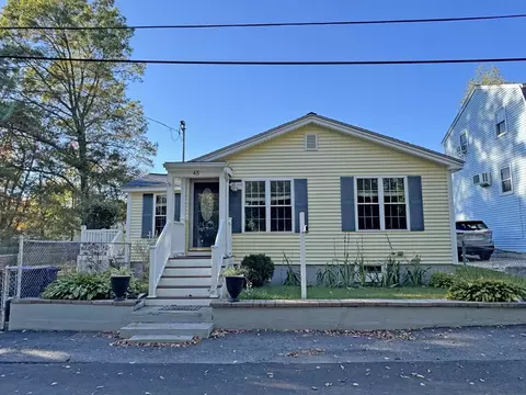 45 Hoover St, Dracut, MA 01826