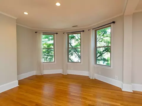 697 E 6th #3, Boston, MA 02127