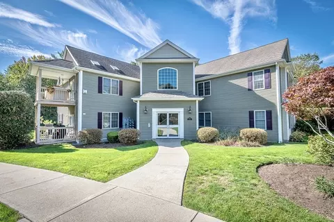 215 Longmeadow Rd #403, Taunton, MA 02780