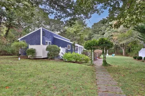 112 Third St N, Edgartown, MA 02539