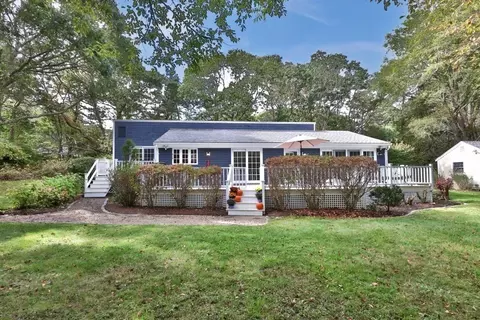 112 Third St N, Edgartown, MA 02539 photo 2