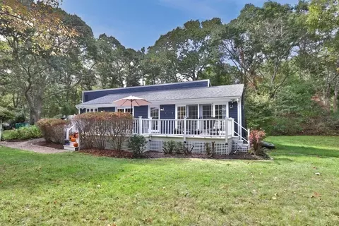 112 Third St N, Edgartown, MA 02539 photo 3