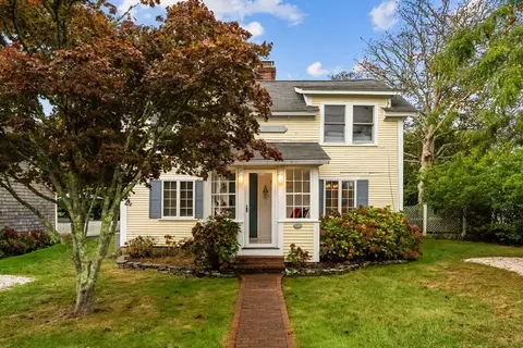 24 Shattuck Pl, Chatham, MA 02633