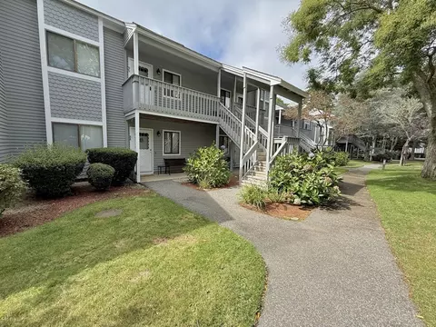 88 Eaton Ln #88, Brewster, MA 02631
