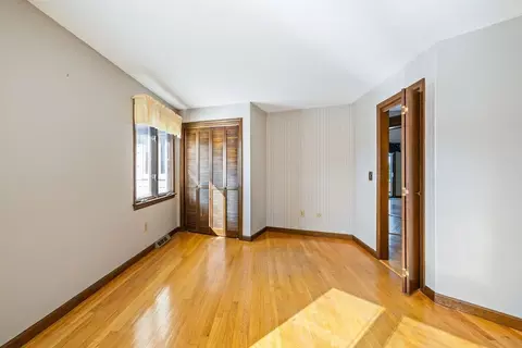 Bedroom - 64 Dowds Ln, Chicopee, MA 01020 photo 2 of 3