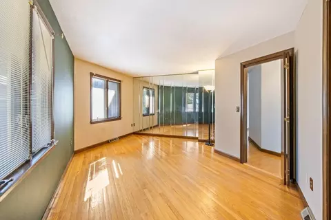 Living - 64 Dowds Ln, Chicopee, MA 01020 photo 6 of 6
