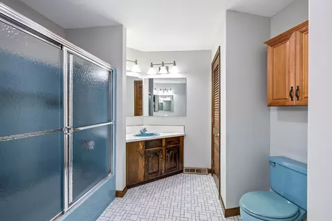 Bath - 64 Dowds Ln, Chicopee, MA 01020 photo 1 of 3