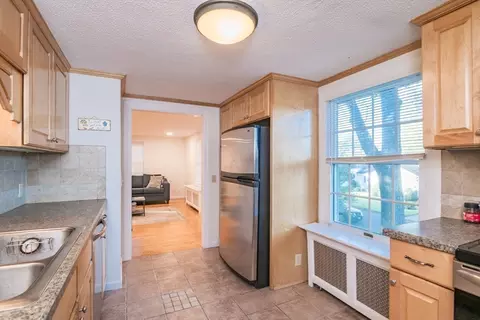 95 Benz St, Springfield, MA 01118 photo 10