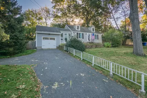 95 Benz St, Springfield, MA 01118