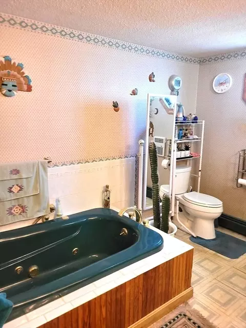 85 Reney St, Fall River, MA 02723 photo 10