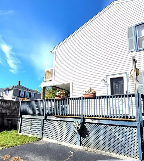 85 Reney St, Fall River, MA 02723 photo 3