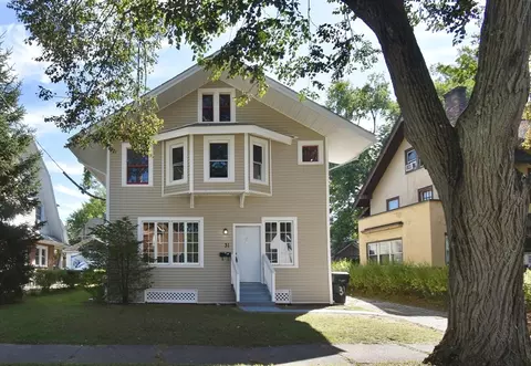 31 Burton St, Springfield, MA 01108