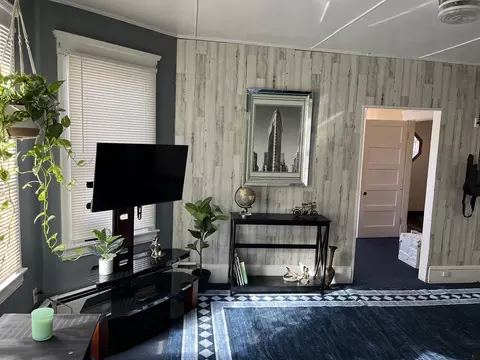 83 Madison St, Chicopee, MA 01020 photo 3