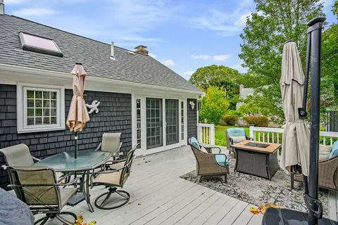 342 Sea St, Barnstable, MA 02601 photo 2
