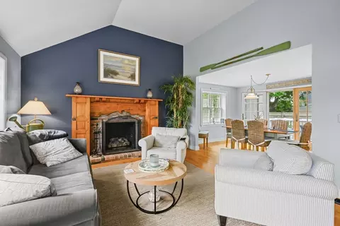 342 Sea St, Barnstable, MA 02601 photo 5