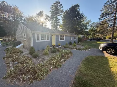 20 Carol Ave, Pembroke, MA 02359