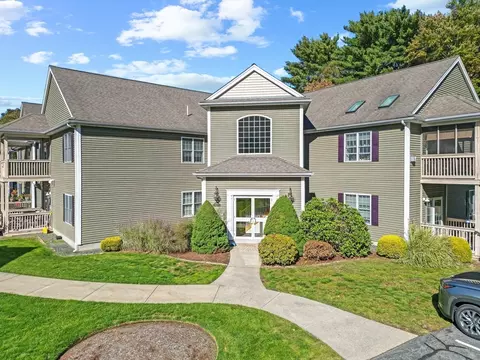 215 Longmeadow Rd #604, Taunton, MA 02780