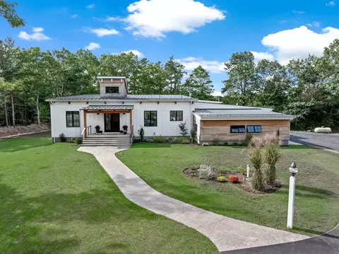 4 Edwards Bridge Rd, Marion, MA 02738