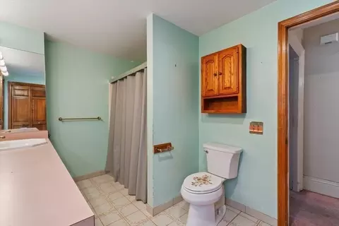 Bath - 48 Eutaw Ave, Lynn, MA 01902 photo 2 of 4