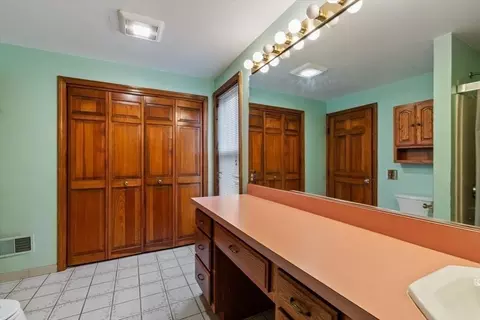 Bath - 48 Eutaw Ave, Lynn, MA 01902 photo 1 of 4