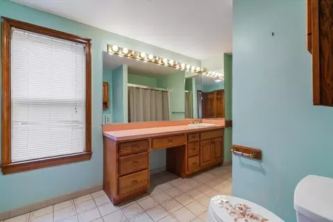 Bath - 48 Eutaw Ave, Lynn, MA 01902 photo 3 of 4