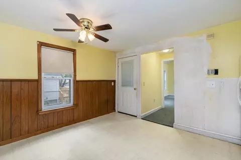 Entry Way - 48 Eutaw Ave, Lynn, MA 01902 photo 2 of 4