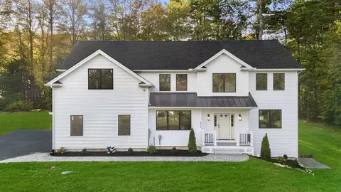 458 Lake St, Haverhill, MA 01832