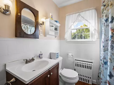 Bath - 8 Grandview Ave, Webster, MA 01570 photo 1 of 1
