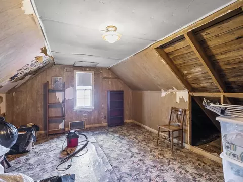 Bedroom - 8 Grandview Ave, Webster, MA 01570 photo 7 of 7