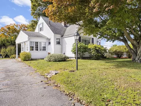 Exterior - 8 Grandview Ave, Webster, MA 01570 photo 6 of 9