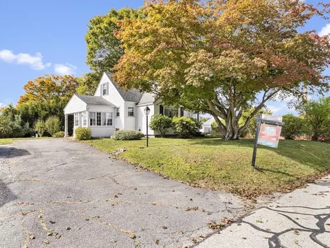 Exterior - 8 Grandview Ave, Webster, MA 01570 photo 4 of 9