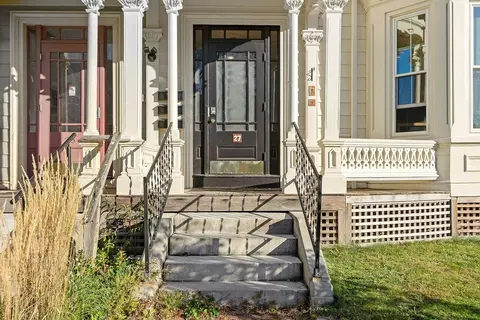 27 Hollywood St #3, Worcester, MA 01610