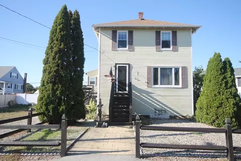 105 Warfield Ave, Hull, MA 02045