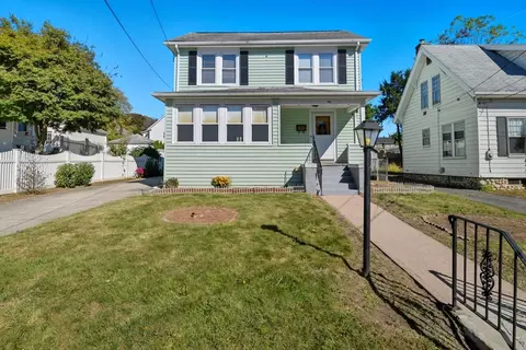 43 King St, Holyoke, MA 01040