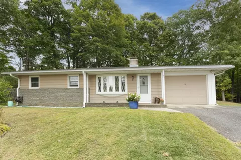 5 Greystone Ave, Granby, MA 01033