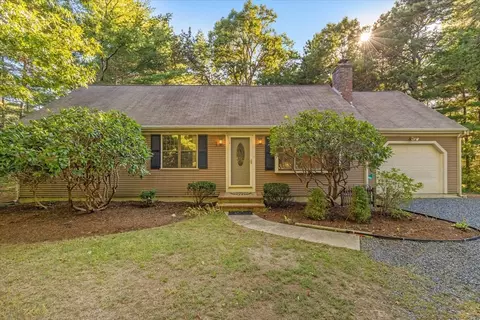 369 Bumps River Rd, Osterville, MA 02655