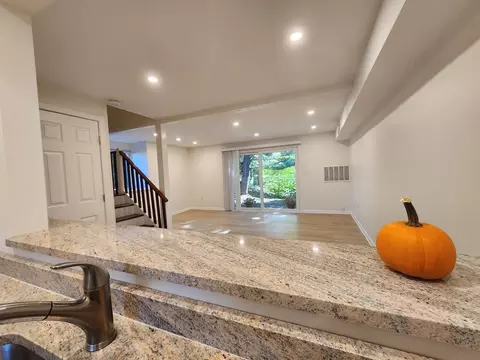 17 Beals Cove Rd #A, Hingham, MA 02043