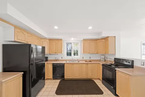 7 Babson St, Gloucester, MA 01930 photo 2