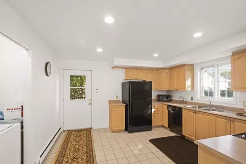 7 Babson St, Gloucester, MA 01930 photo 4