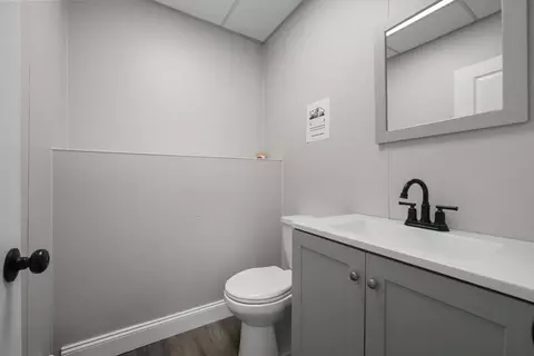 Bath - 337 Columbia St, Fall River, MA 02721 photo 1 of 4