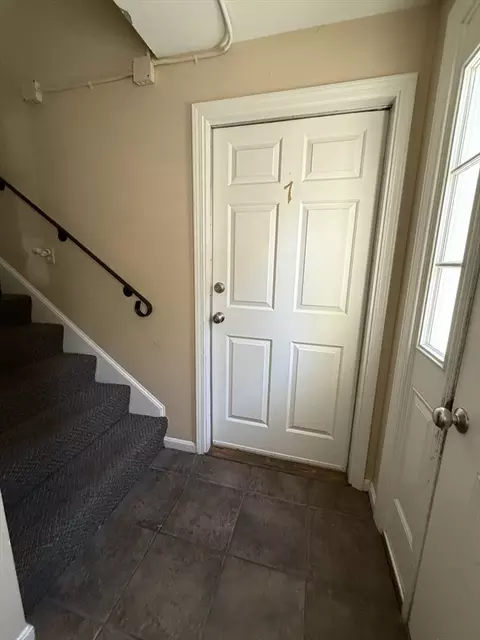Entry Way - 49 Lantern Ln #7, Dracut, MA 01826 photo 1 of 3