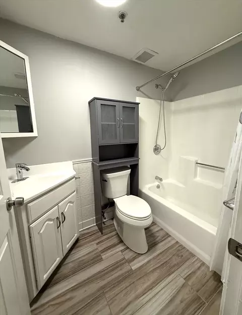 Bath - 49 Lantern Ln #7, Dracut, MA 01826 photo 2 of 2