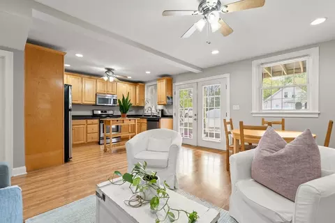 521 Washington St #1, Abington, MA 02351