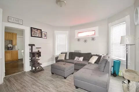 3 Hillside Pl, Springfield, MA 01105 photo 3