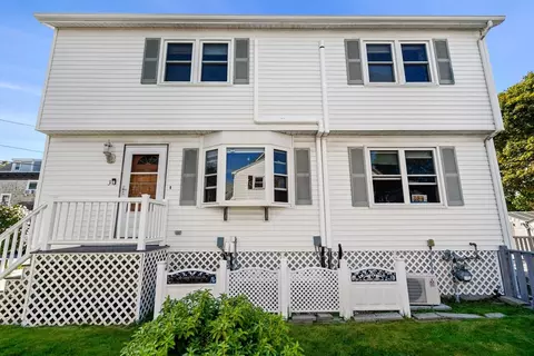 3 Stone Ct, Gloucester, MA 01930