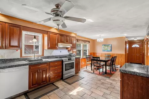 3 Stone Ct, Gloucester, MA 01930 photo 5