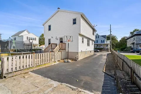 3 Stone Ct, Gloucester, MA 01930 photo 3